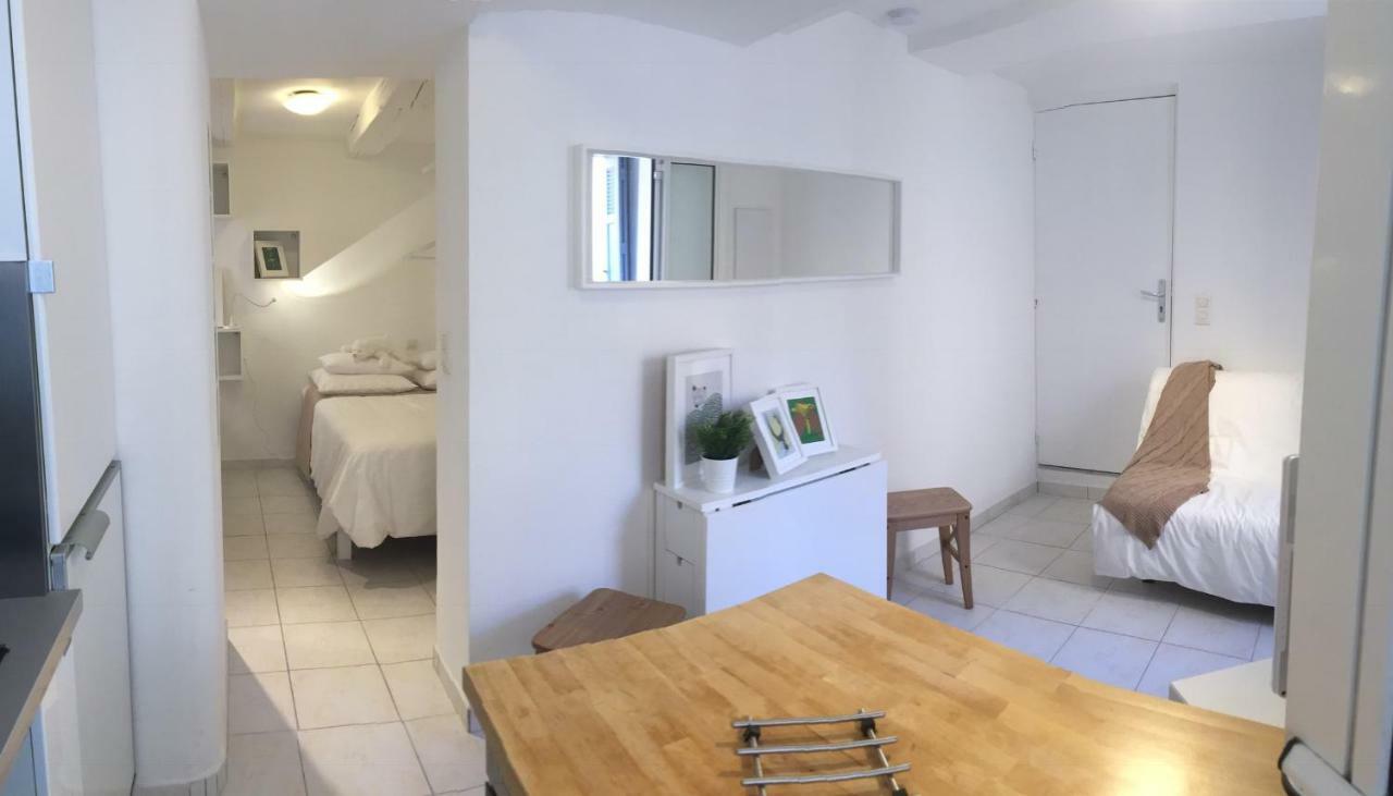 La Taniere De L'ours Blanc Aubagne-cassis-aix En Provence *