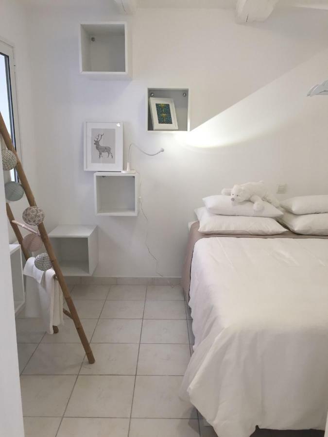 La Taniere De L'ours Blanc Aubagne-cassis-aix En Provence *